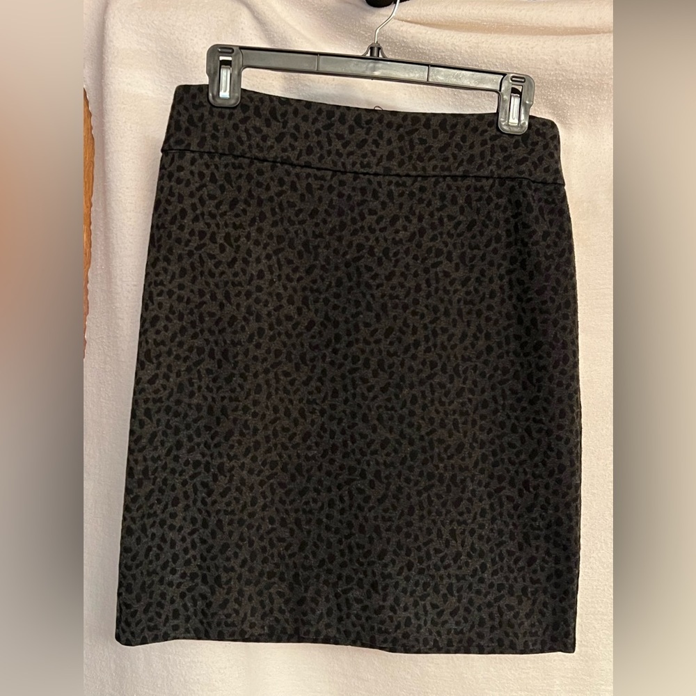Dark gray with black leapard print pencil style skirt. Size 6